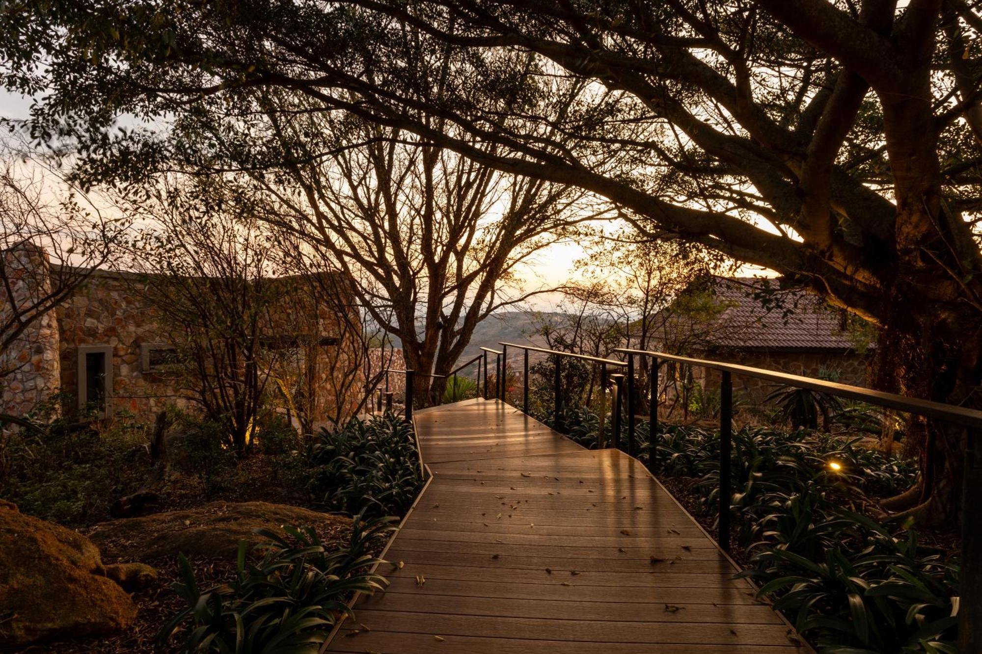 Zulu Rock Lodge - Babanango Game Reserve Ulundi Exterior foto